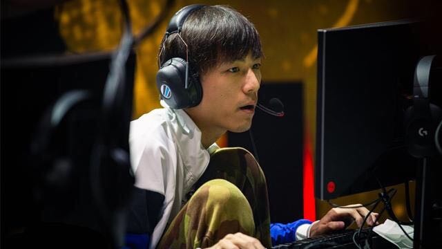 羽毛球在一 羽毛球在一